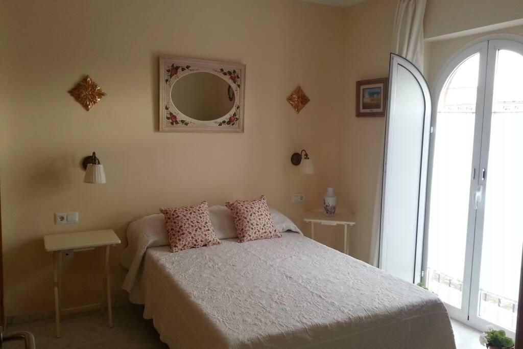 Apartamento clásico, cerca a Jardines de Murillo Sevilha Exterior foto