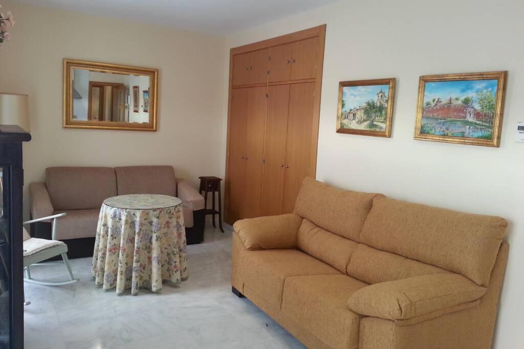 Apartamento clásico, cerca a Jardines de Murillo Sevilha Exterior foto